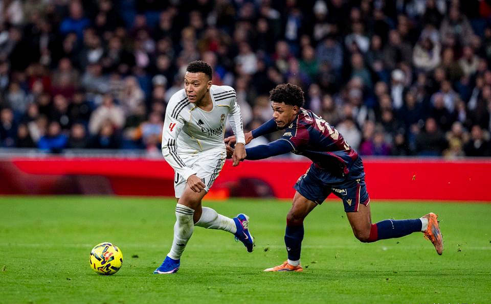 南宫在线登录 -离谱！姆巴佩在瑞士队比赛中连败拉齐奥复出首秀备战德甲，山东泰山迎国王杯关键赛的简单介绍